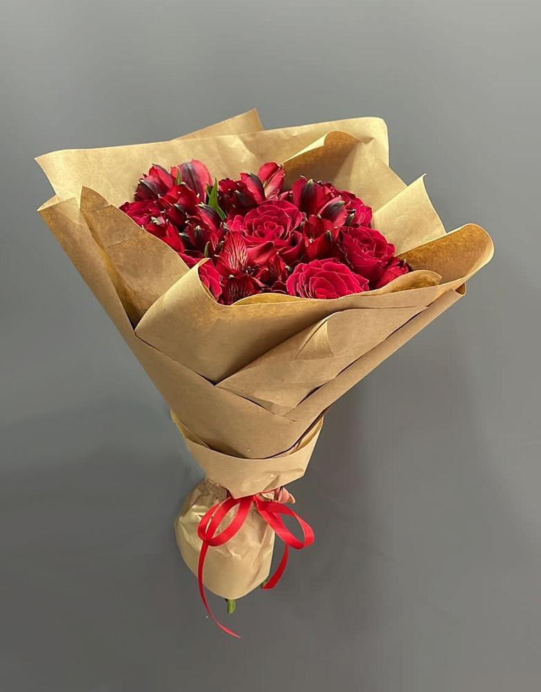 Букет цветов из: Альстромерии и Розы в Нефтекамске