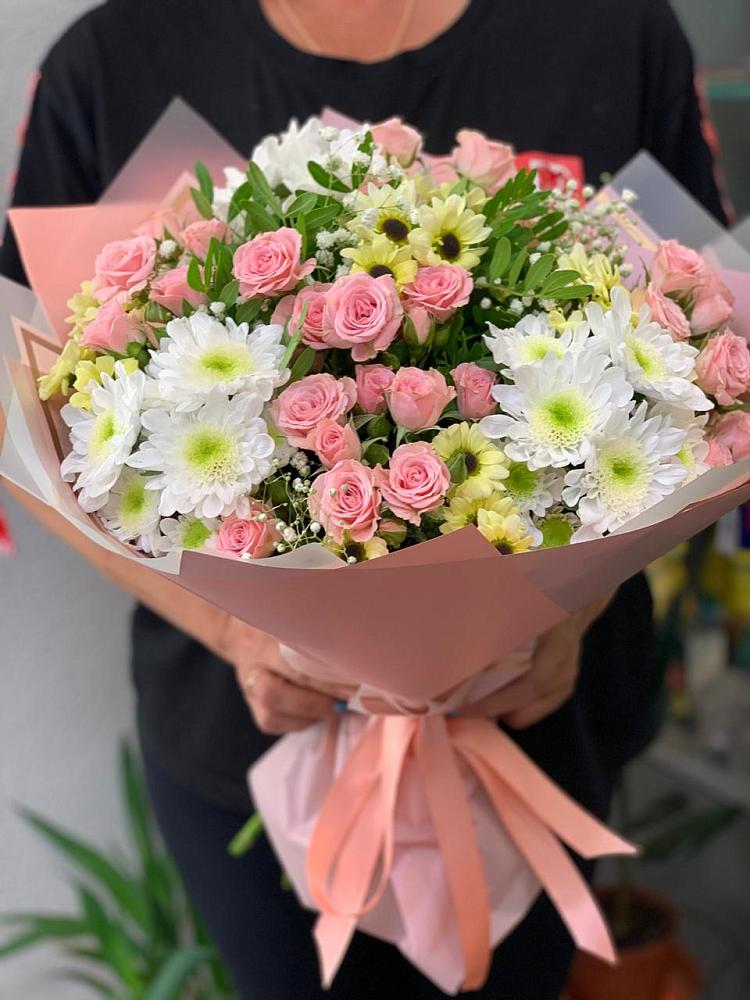 Букет цветов из: Розы и Хризантемы в Нефтекамске