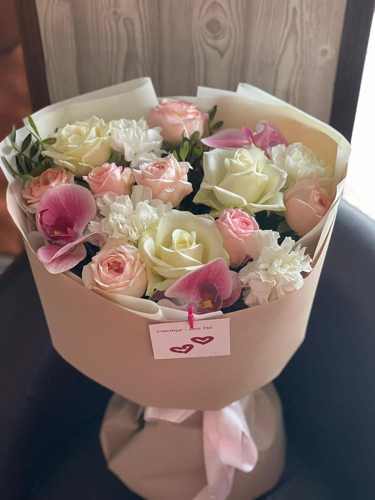 Букет цветов из: Орхидеи, Розы и Гвоздики в Нефтекамске