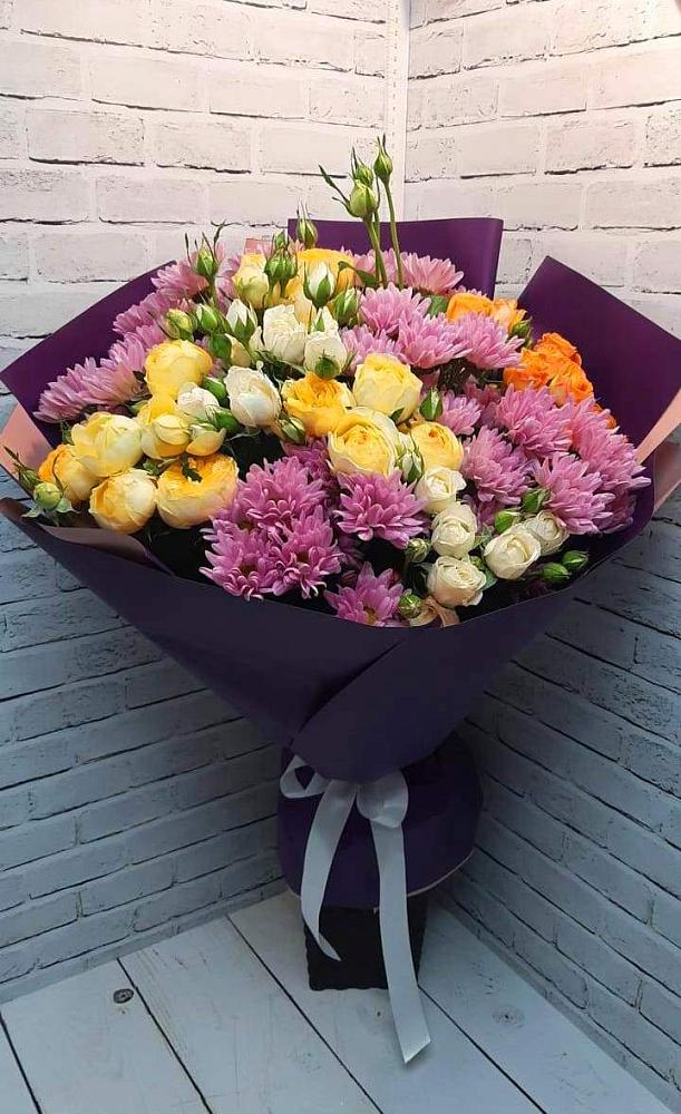 Букет цветов из: Хризантемы и Розы в Нефтекамске