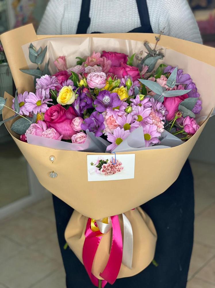 Букет цветов из: Хризантемы, Гвоздики и Альстромерии в Нефтекамске