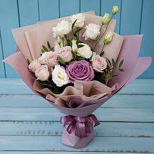 Букет цветов из:  Розы и Лизиантусы в Нефтекамске