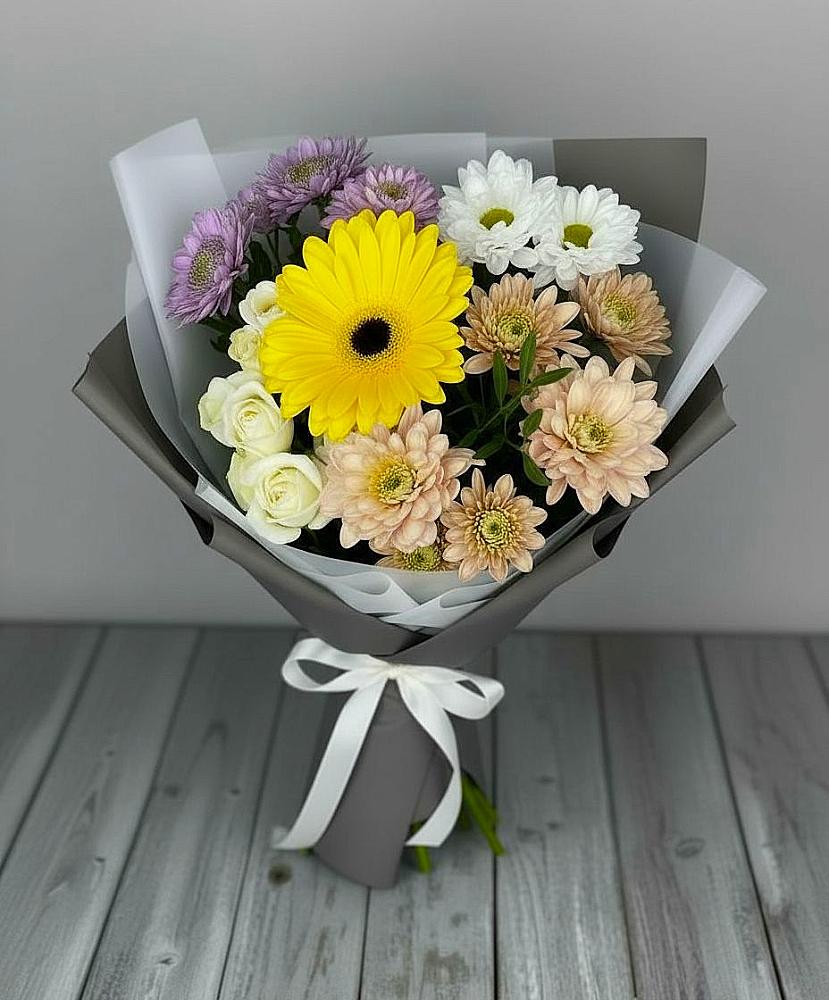 Букет цветов из: Розы, Герберы и Хризантемы в Нефтекамске
