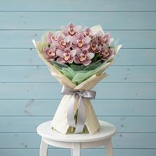 Букет цветов из:  Орхидеи и Розы #REPLACE_PRED# Нефтекамске
