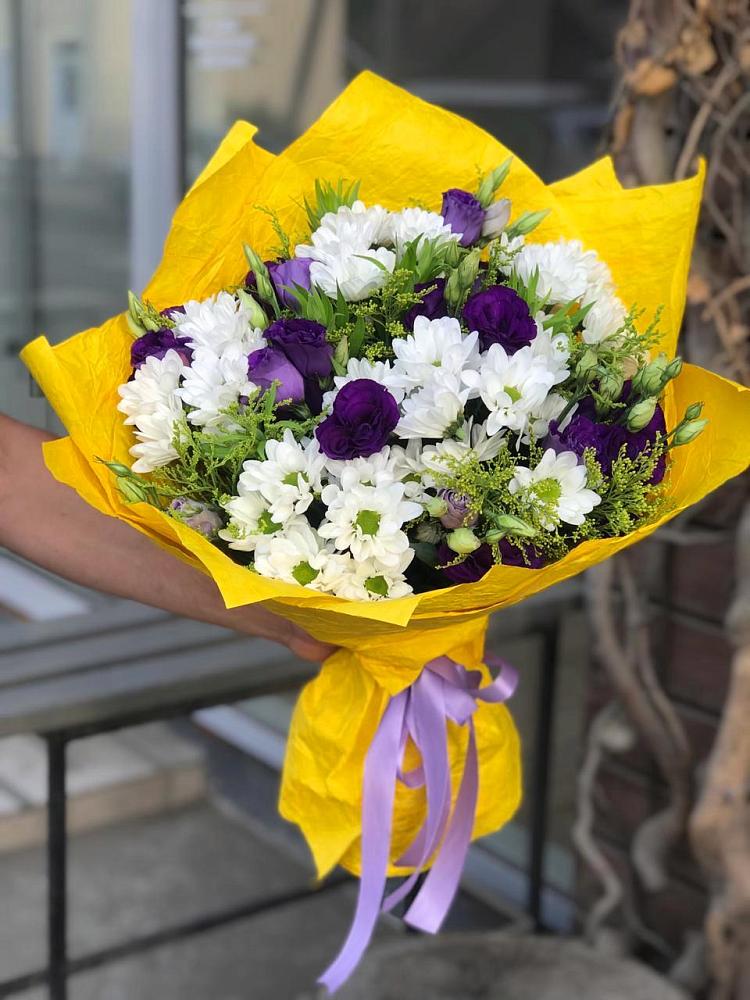 Букет цветов из: Ирисы, Хризантемы и Ромашки в Нефтекамске