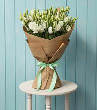 Букет цветов из:  Лизиантусы в Нефтекамске