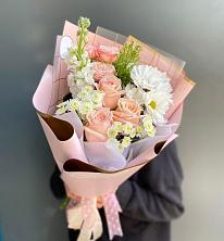 Букет цветов из:  Хризантемы и Розы в Нефтекамске