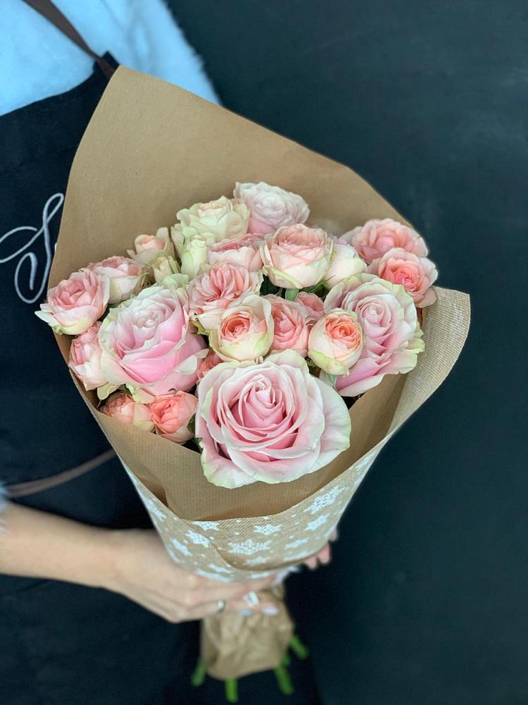 Букет цветов из: Хризантемы и Розы в Нефтекамске