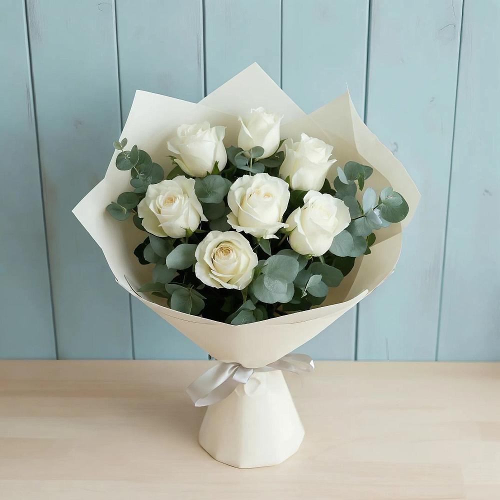 Букет Белые розы в Эвкалипте в Нефтекамске