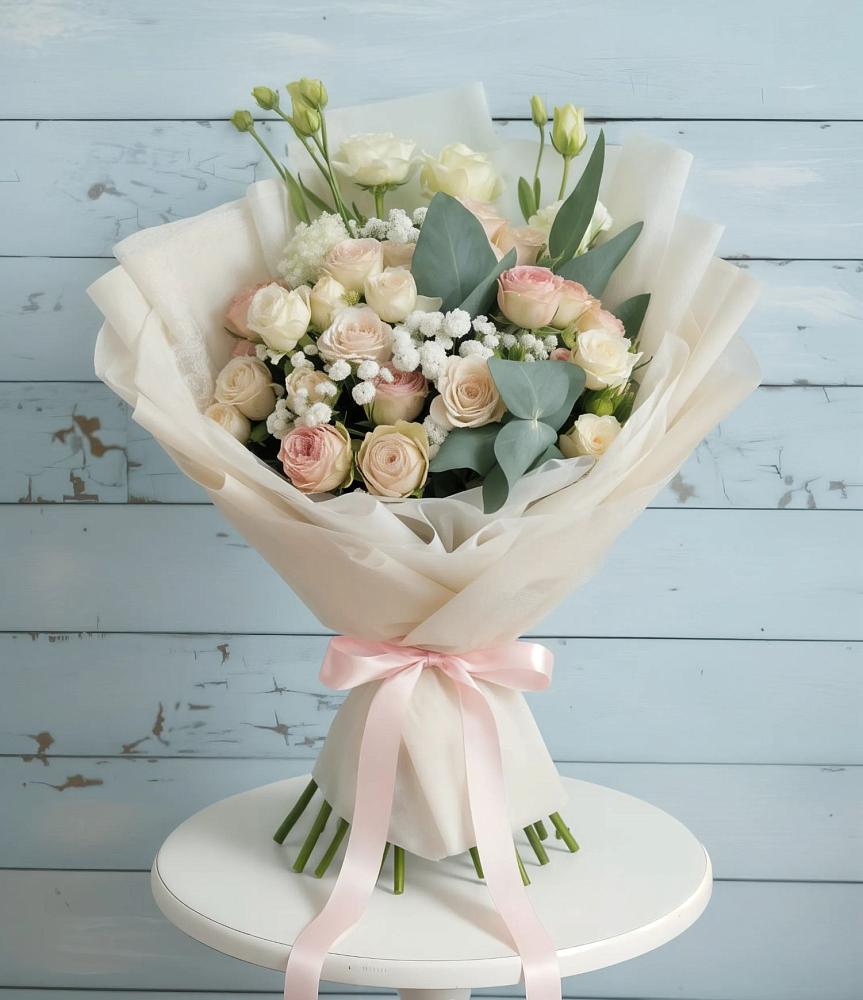 Букет цветов из: Розы и Лизиантусы в Нефтекамске