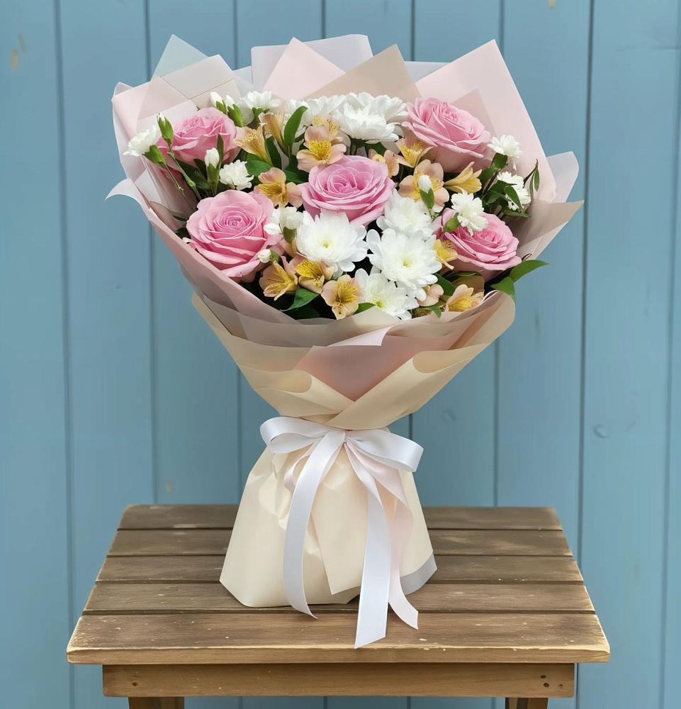 Букет цветов из: Гвоздики, Орхидеи и Розы в Нефтекамске