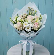 Букет цветов из:  Розы и Лизиантусы в Нефтекамске