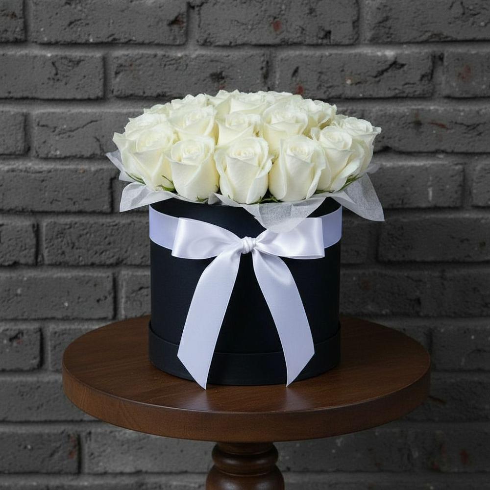 Цветочная композиция из Розы в шляпной коробке в Нефтекамске