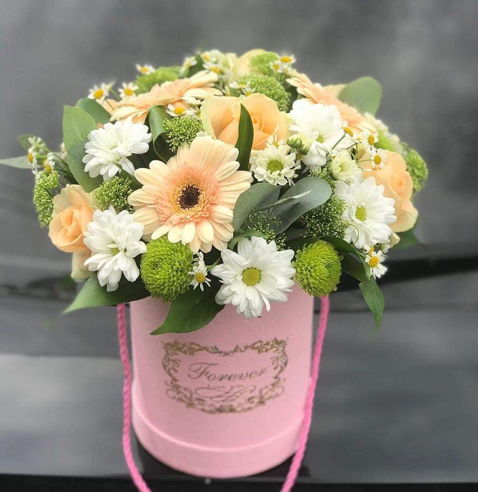 Цветочная композиция из Розы, Герберы и Хризантемы в шляпной коробке в Нефтекамске