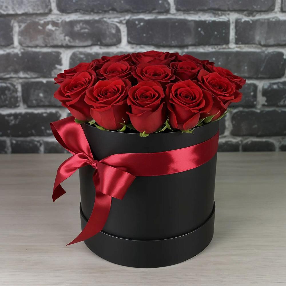 Цветочная композиция из Розы в шляпной коробке в Нефтекамске