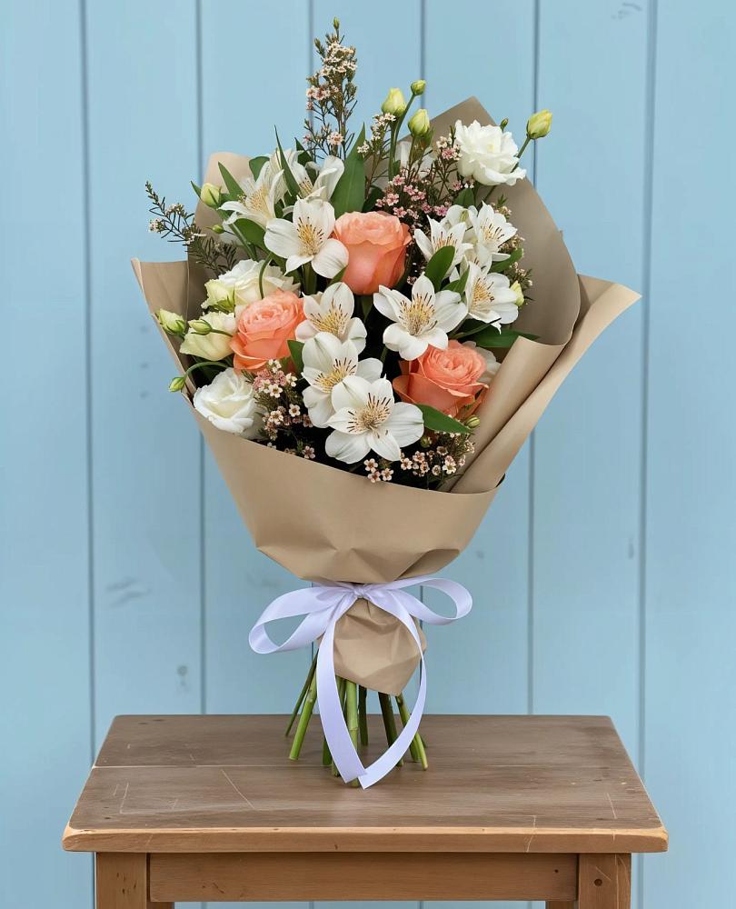Букет цветов из: Альстромерии, Лизиантусы, Розы и Хризантемы в Нефтекамске