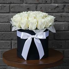 Цветочная композиция из Розы в шляпной коробке в Нефтекамске