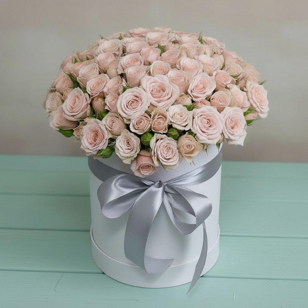 Цветочная композиция из Розы в шляпной коробке в Нефтекамске